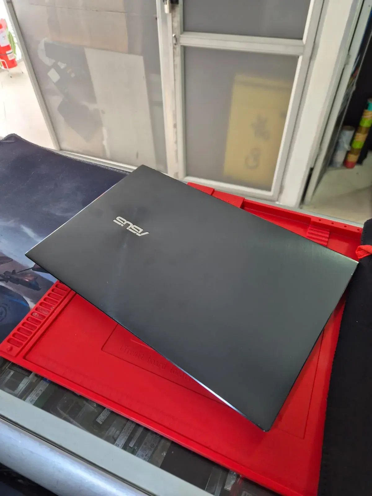 Portátil ASUS ZenBook ultradelgado de 14