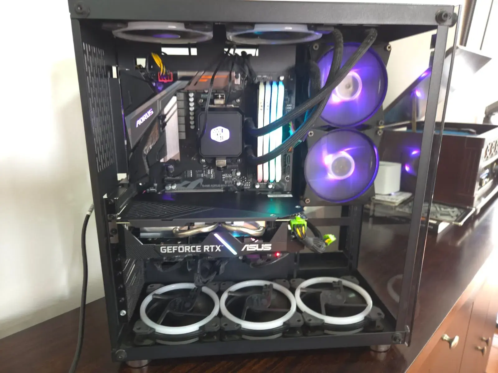  Torre gamer con AMD Ryzen 7 3700X, tarjeta gráfica NVIDIA RTX 2060 y 32 GB de RAM